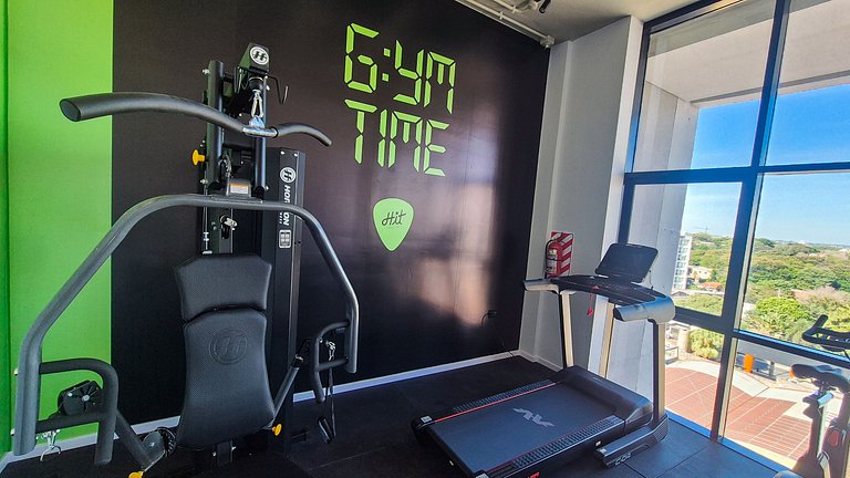 Piscina, gym y cowork cerca de la Zona Corporativa