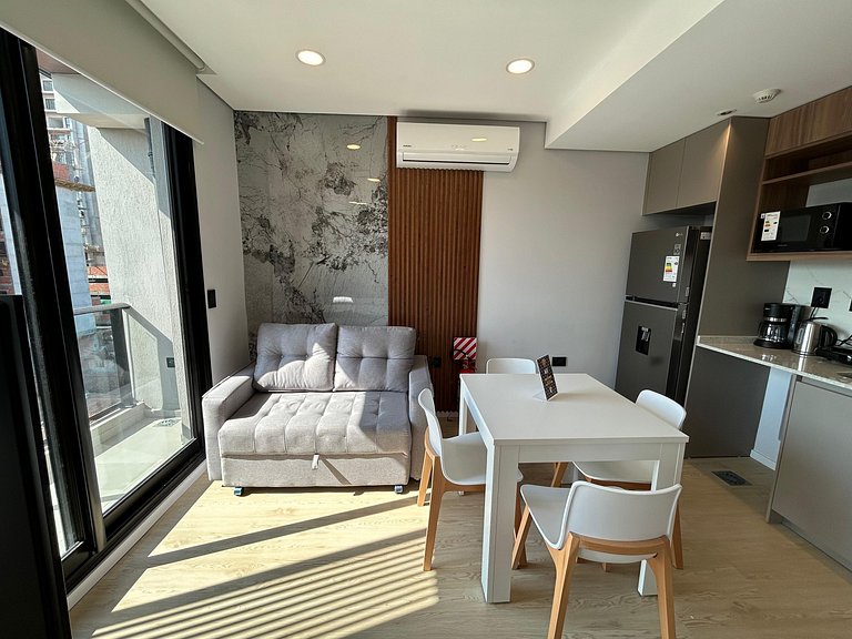 Dpto totalmente amoblado en zona corporativa