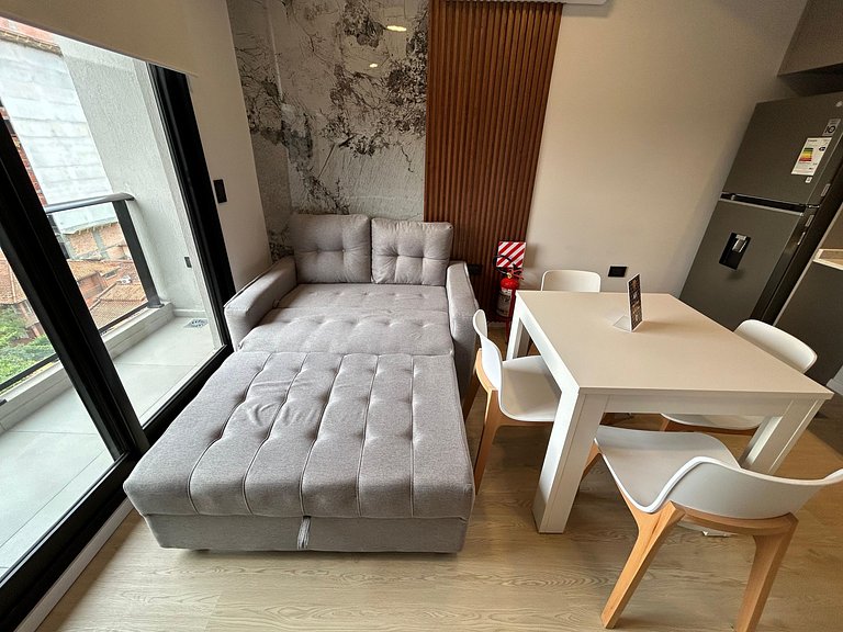 Dpto totalmente amoblado en zona corporativa