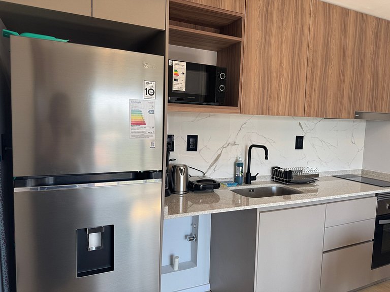 Dpto totalmente amoblado en zona corporativa