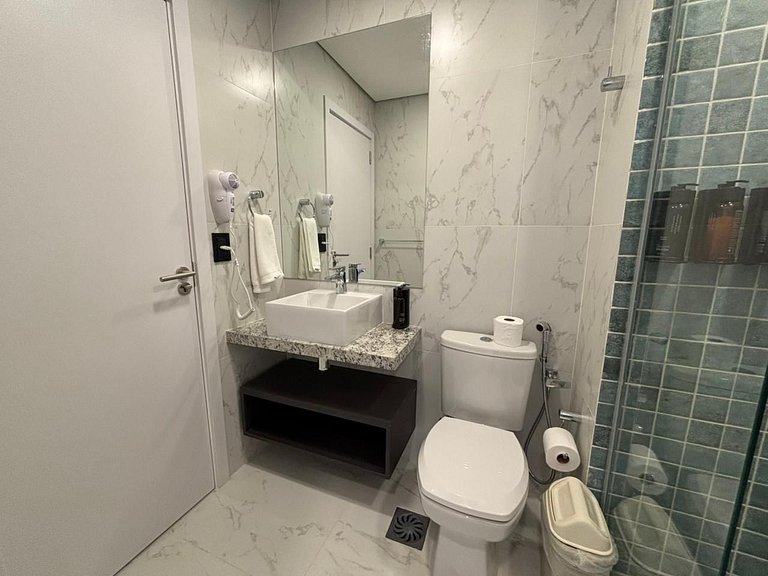 Depto. a pasos del Shopping del Sol y La Galería