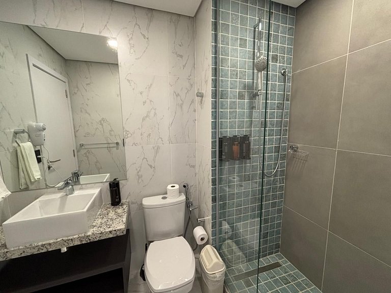 Depto. a pasos del Shopping del Sol y La Galería