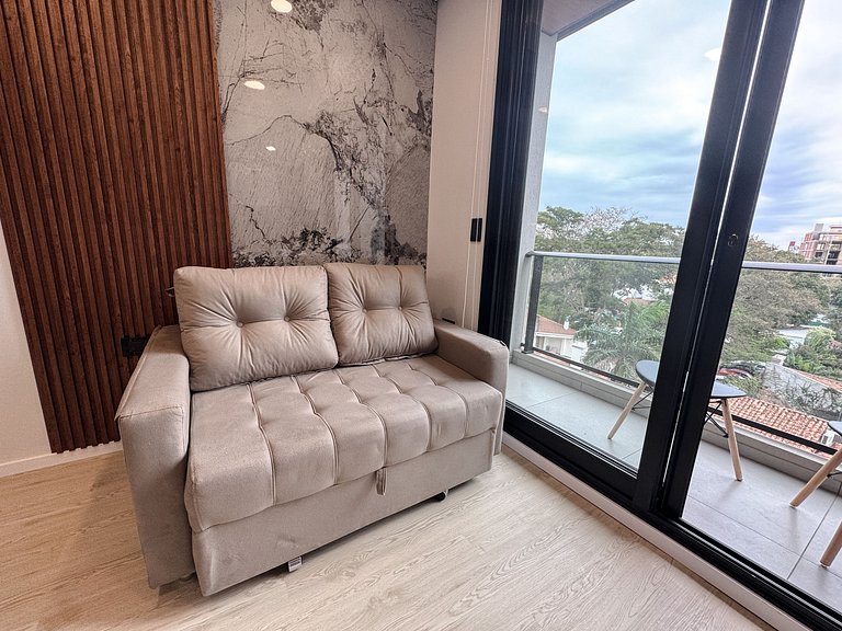 Depto. a pasos del Shopping del Sol y La Galería