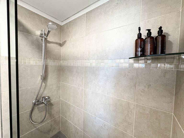 2 hab equipadas junto al Shopping del Sol