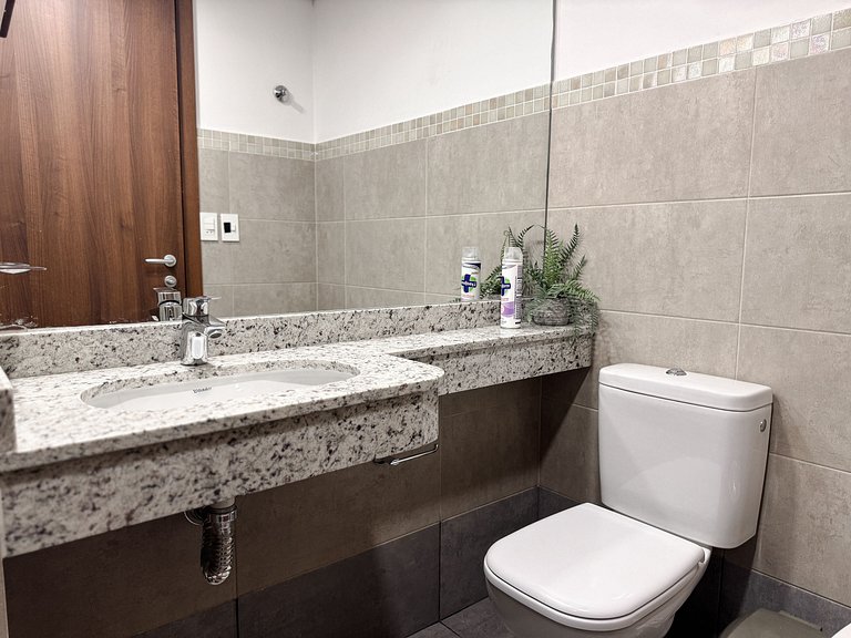 2 hab equipadas junto al Shopping del Sol