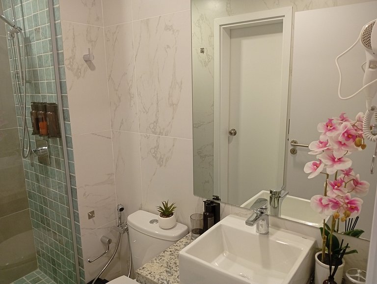 Depto. moderno a pasos del Shopping del Sol