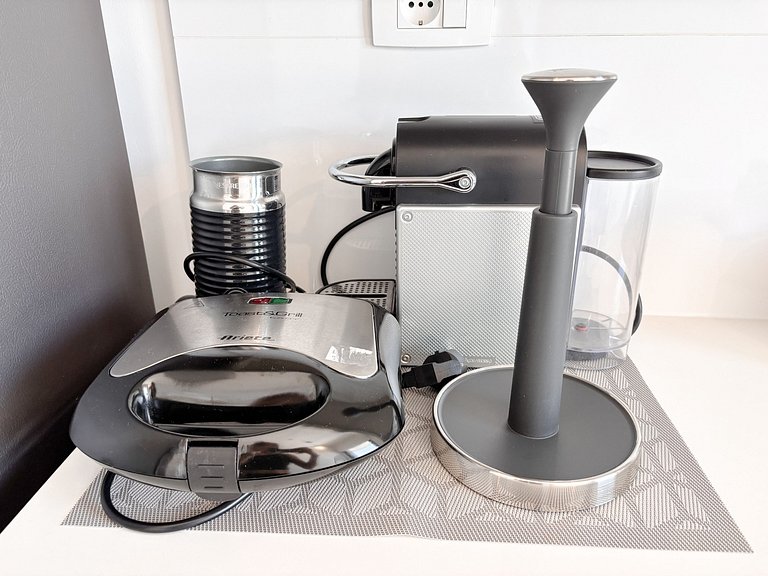 Depto detrás del Shopping del Sol