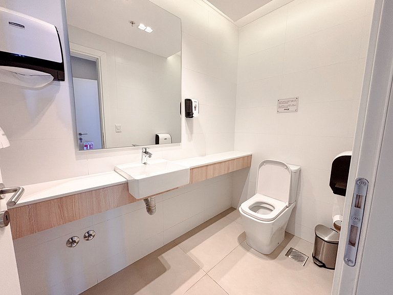 Depto detrás del Shopping del Sol